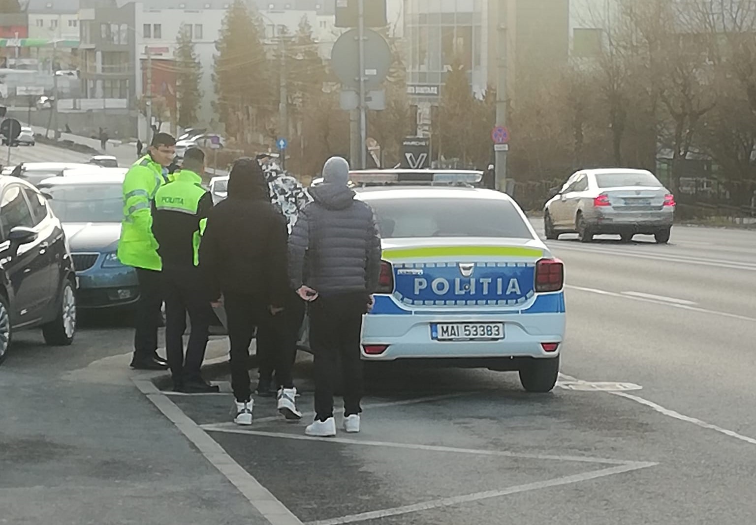Un tânăr de 18 ani a fost prins de polițiștii clujeni în timp ce conducea drogat pe strada Observatorului din Cluj-Napoca/ Foto: Paul Gheorgheci - Facebook