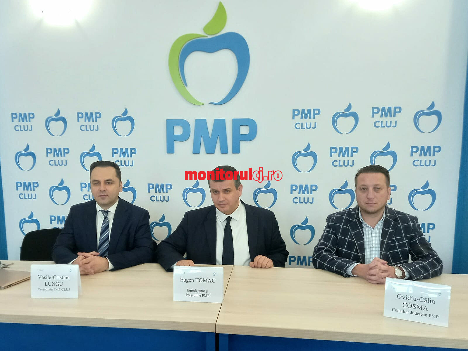 Vasile-Cristian Lungu - Președinte PMP Cluj, Eugen Tomac - Președintele PMP, Ovidiu-Călin Cosma - Consilier județean PMP. FOTO: Monitorul de Cluj