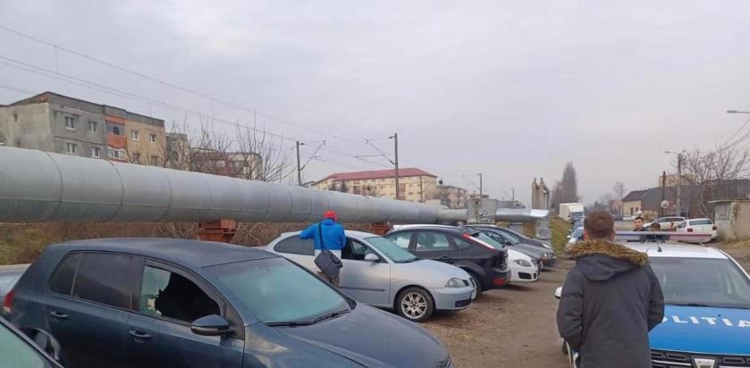 Mașini distruse în cartierul Mărăști/captură foto: Info Trafic România - Facebook