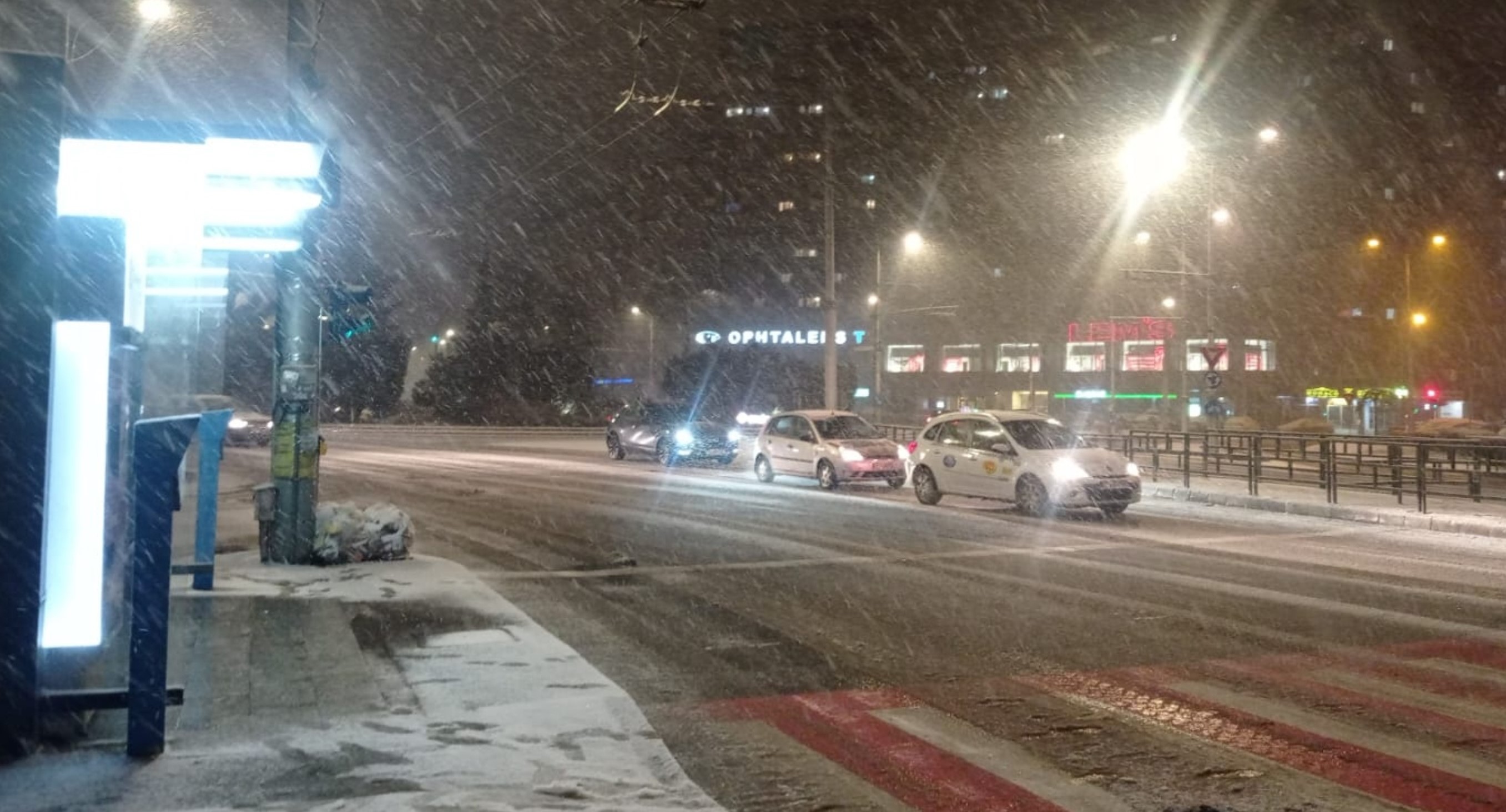După mai multe zile în care temperaturile au fost mai ridicate pentru data din calendar, iarna a revenit în Cluj-Napoca/ Foto: monitorulcj.ro