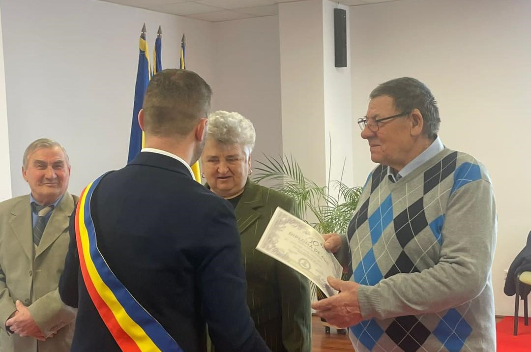 Trei cupluri din Florești sărbătoresc „Nunta de aur”, adică cei 50 de ani de căsătorie neîntreruptă au fost sărbătorite în cadrul unui eveniment festiv/ Foto: Bogdan Pivariu - Facebook