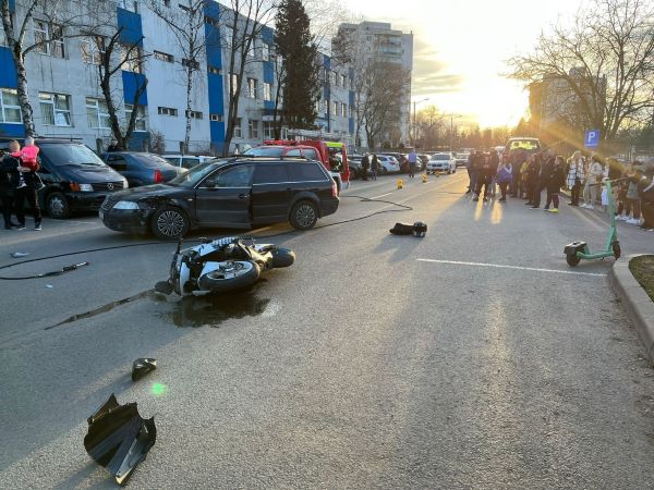 Un accident rutier a avut loc, marți, pe strada Arinilor din municipiul Cluj-Napoca/ Foto: ISU Cluj