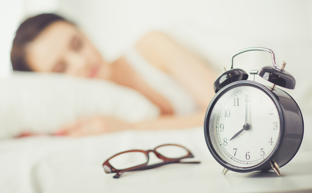 Schimbarea ceasului ne afectează somnul, dar și starea generală de sănătate, arată mai multe studii. Sursa foto: depositphotos.com