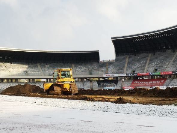 Înlocuirea gazonului de pe Cluj Arena /FOTO: CJ Cluj