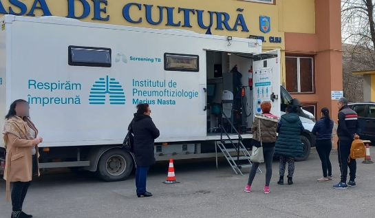 Caravana mobilă pentru depistarea tuberculozei / Foto: Consiliul Județean Cluj
