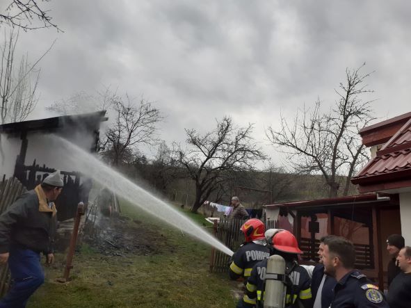 Un incediu puternic a izbucnit, miercuri, în localitatea Finiciu, comuna Călățele/ Foto: ISU Cluj