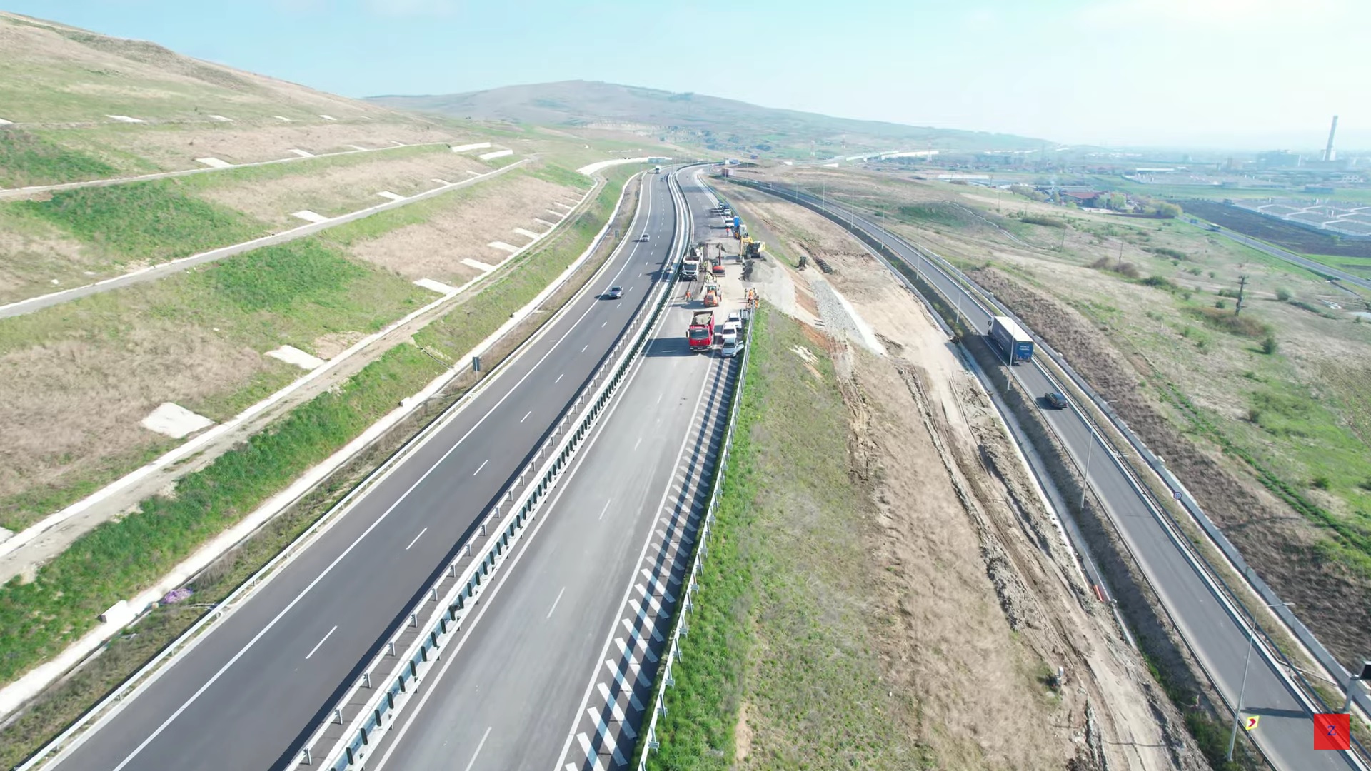 De la 1 mai, ar putea fi reluată circulația pe Autostrada A10 Sebeș-Turda, în zona alunecării de teren. FOTO: Captură ecran Ziarul Unirea