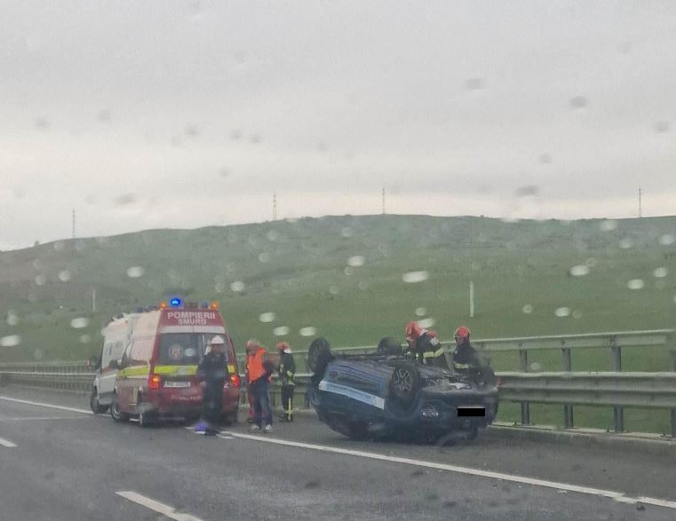Mașină răsturnată pe A10 / Foto: Info Trafic jud. Cluj - Facebook