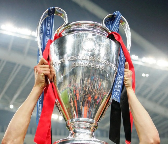 Trofeul Champions League câștigat de AC Milan în 2007 /FOTO: UEFA Champions League - Facebook