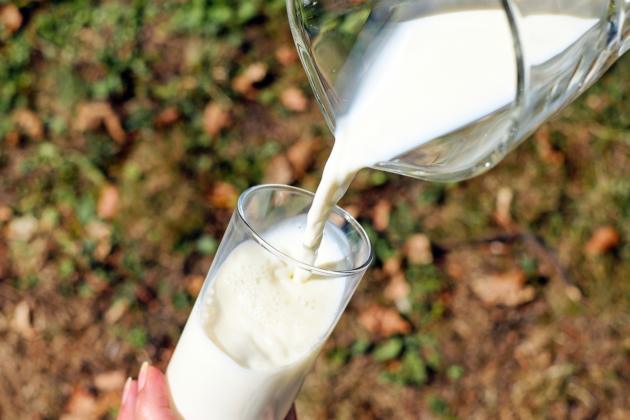 Laptele românesc, mai ieftin de la 1 mai. FOTO: Pixabay