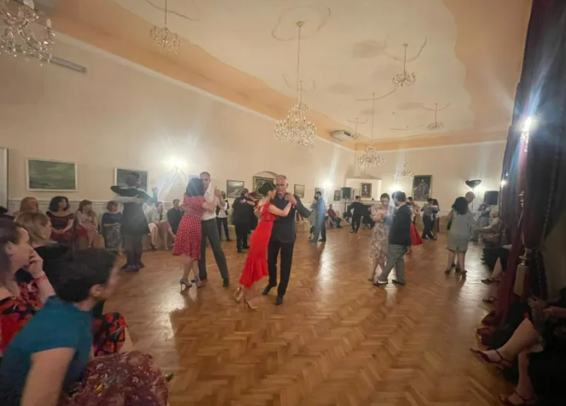 Palatul Brukenthal din Avrig găzduiește în acest sfârșit de săptămână cea de-a 10-a ediție a evenimentului Transilvania Tango Experience/ Foto: mesageruldesibiu.ro