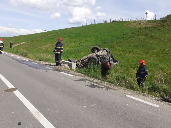 Un accident rutier a avut loc, sâmbătă, în comuna Mica din județul Cluj/ Foto: ISU Cluj