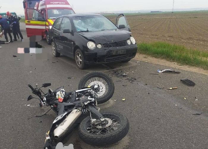 Doi adolescenți de 17 ani, răniți într-un accident cu motocicleta, la Turda. FOTO: ISU Cluj