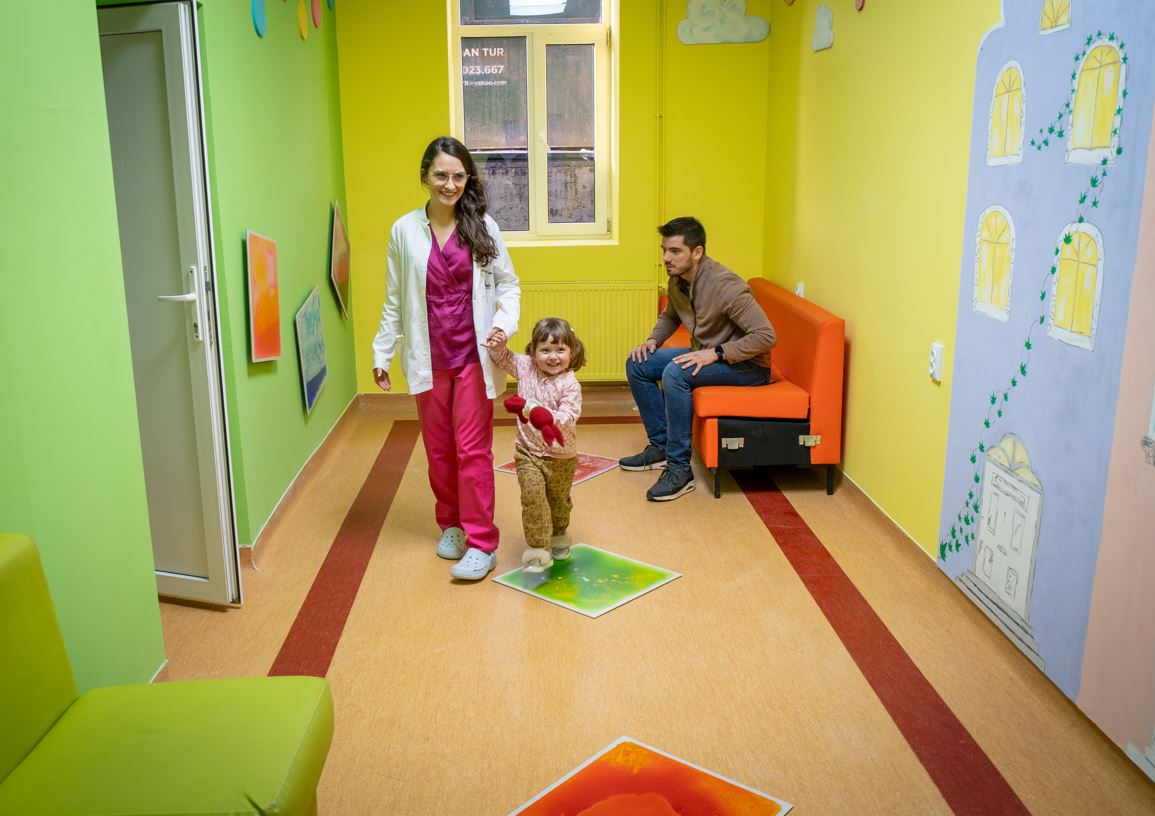 Asociația Educalise a renovat trei încăperi pentru copii din Clinica de Oftalmologie de la Spitalul Județean Cluj / Foto: Asociația Educalise