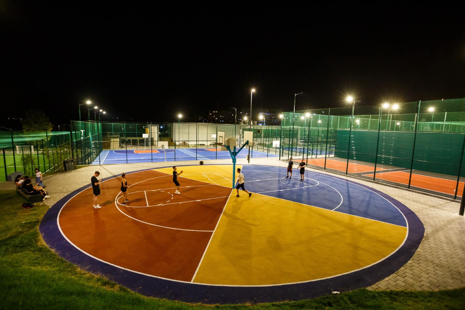 Activități sportive la baza sportivă din Mănăștur. Foto Facebook Municipiul Cluj-Napoca
