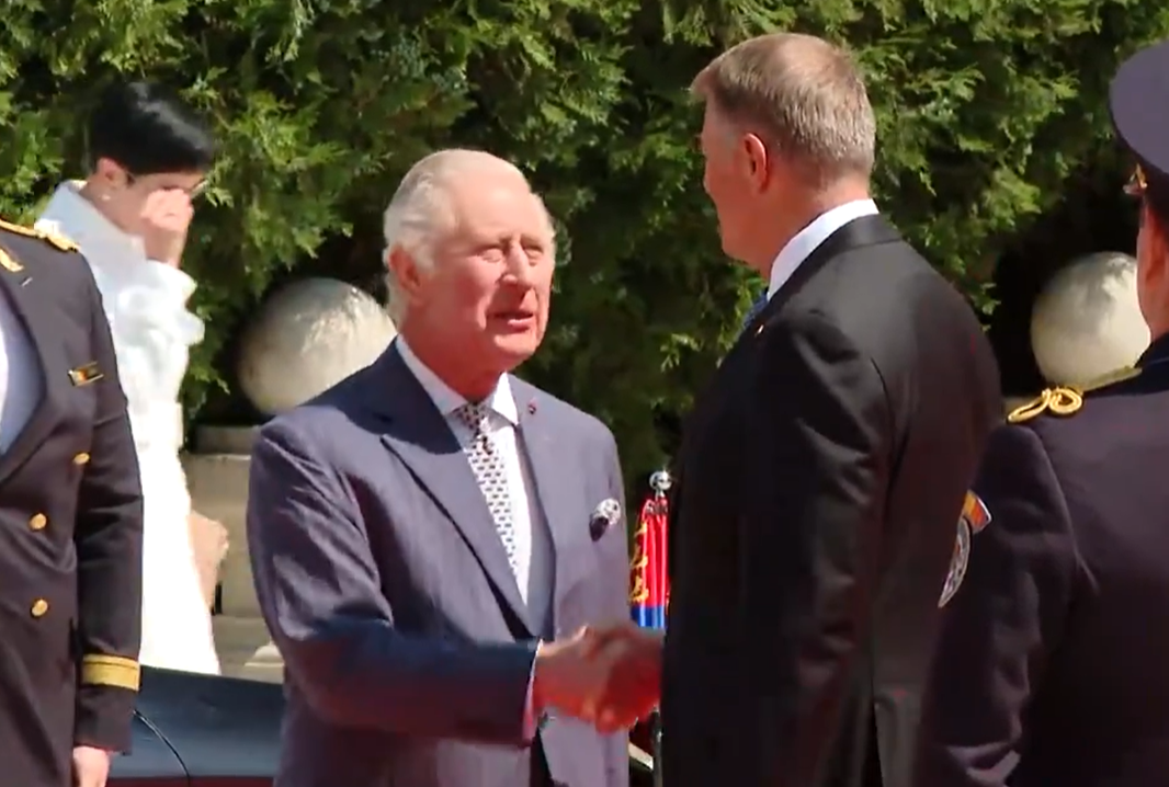 Regele Charles al III-lea și Klaus Iohannis/ Foto: captură ecran video Administrația Prezidențială a României - Facebook