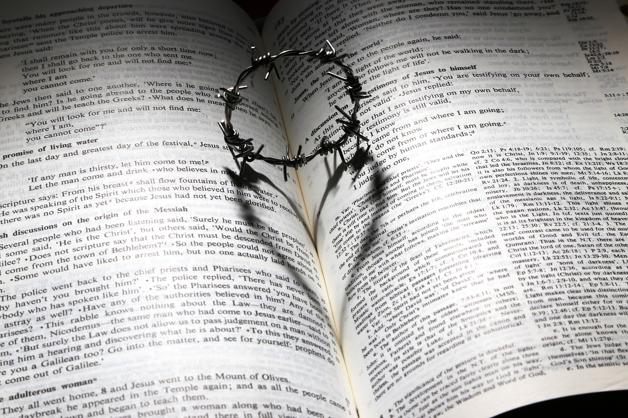 Biblia îi amintește sâmbătă pe Alexandru și Antonia. Foto Pixabay