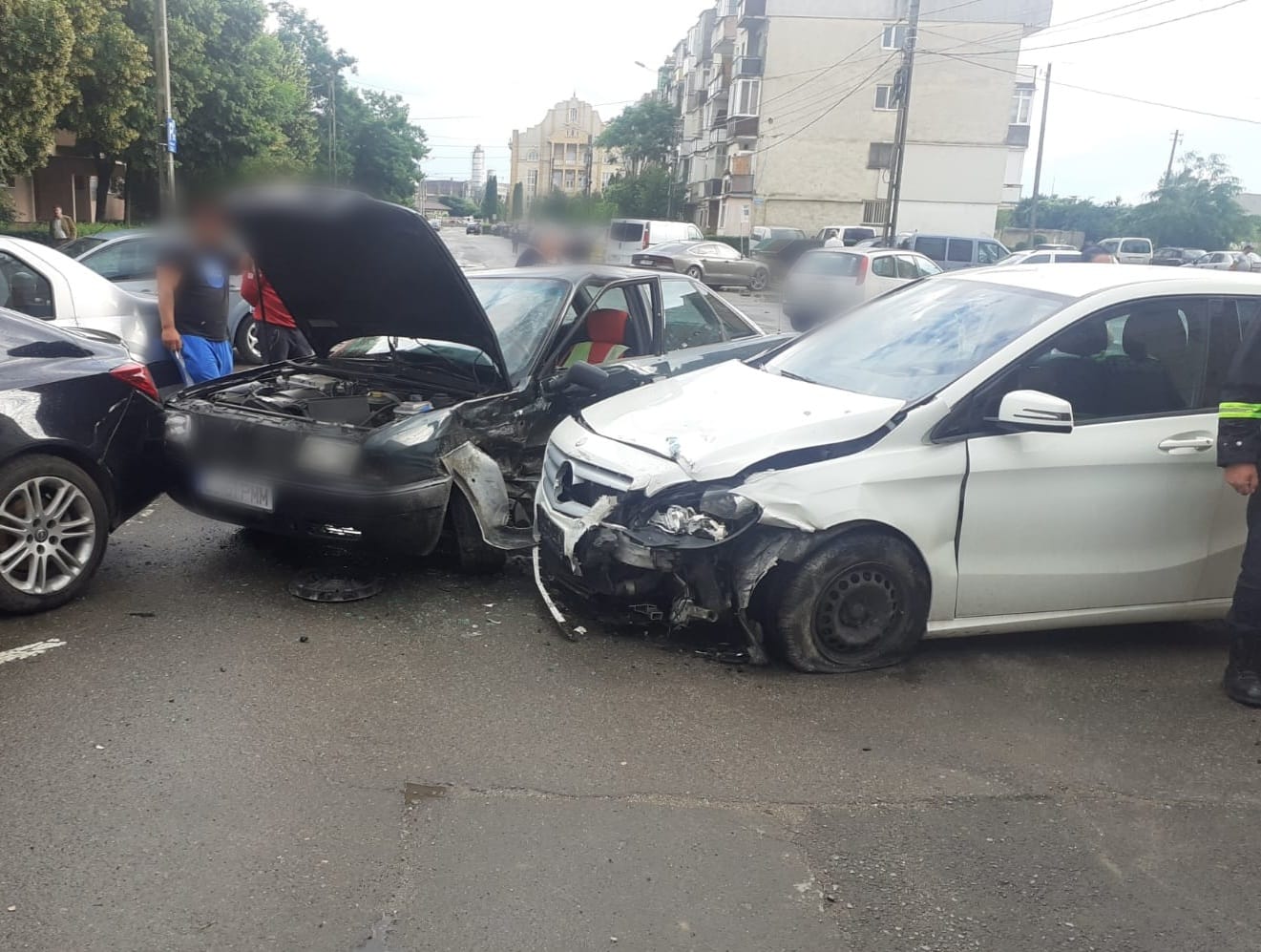 Trei mașini au fost serios avariate la Turda. Foto IPJ Cluj