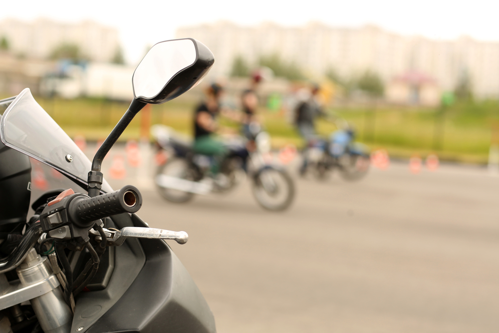 Șoferii cu permis de conducere pentru categoria B vor putea conduce și motociclete din categoria A1, cu anumite condiții / Foto: depositphotos.com