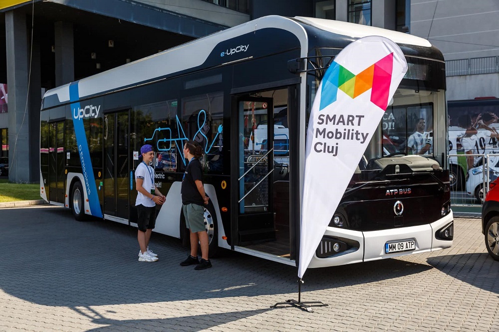 Autobuz electric prezentat anul trecut la Cluj la evenimentul Smart Mobility. Foto: Facebook Emil Boc