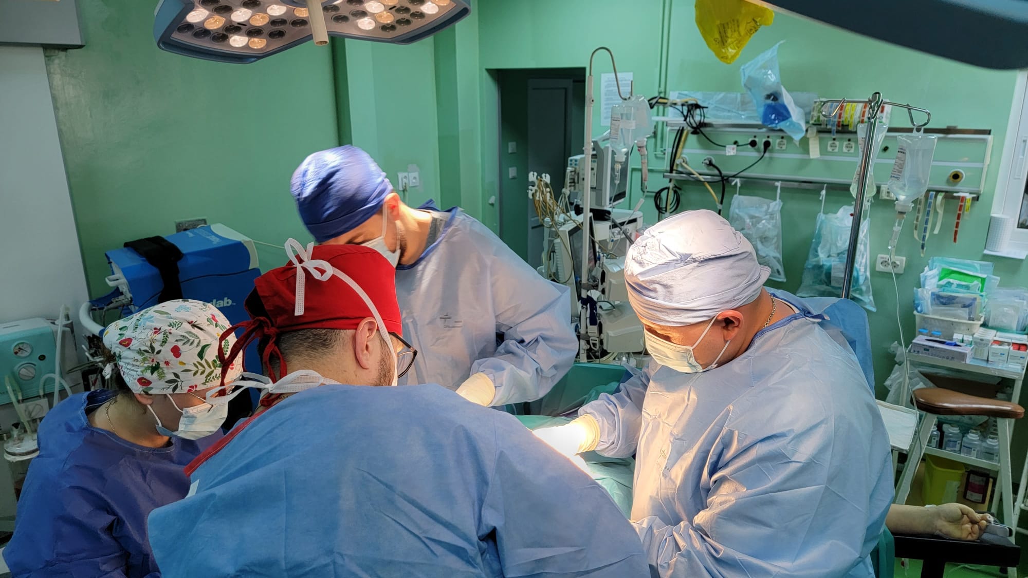Echipele medicale din Iași, Târgu Mureș, Cluj și Oradea au prelevat, în mai puțin de 72 de ore, organe și țesut de la patru donatori. FOTO: Facebook/ Agenția Națională de Transplant