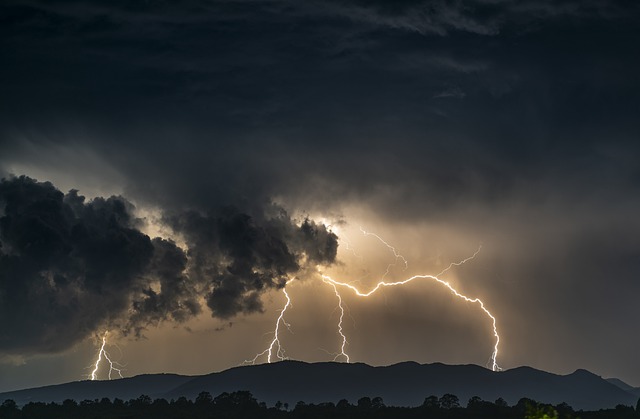 Furtună cu fulgere/ Foto: pixabay.com