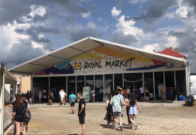 Royal Market, magazinul Lidl de la festivalul Electric Castle / Foto: monitorulcj.ro