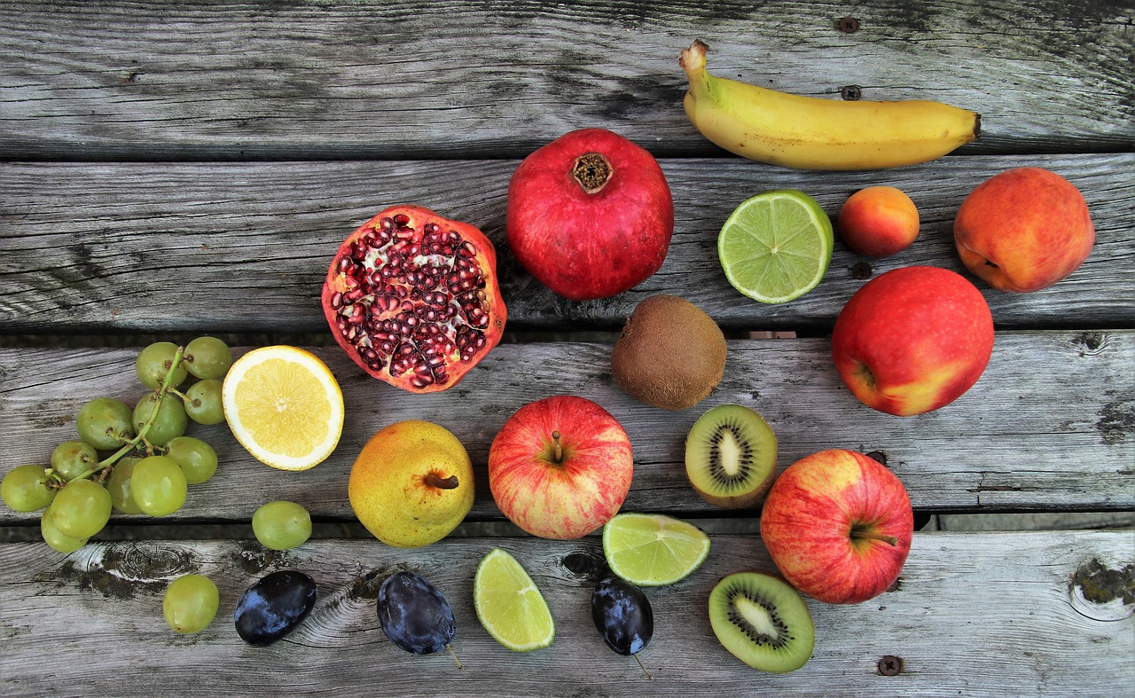 Există fructe cu conținut ridicat de zahăr și unele care pot fi consumate fără grijă că te îngrași. Foto: Pixabay