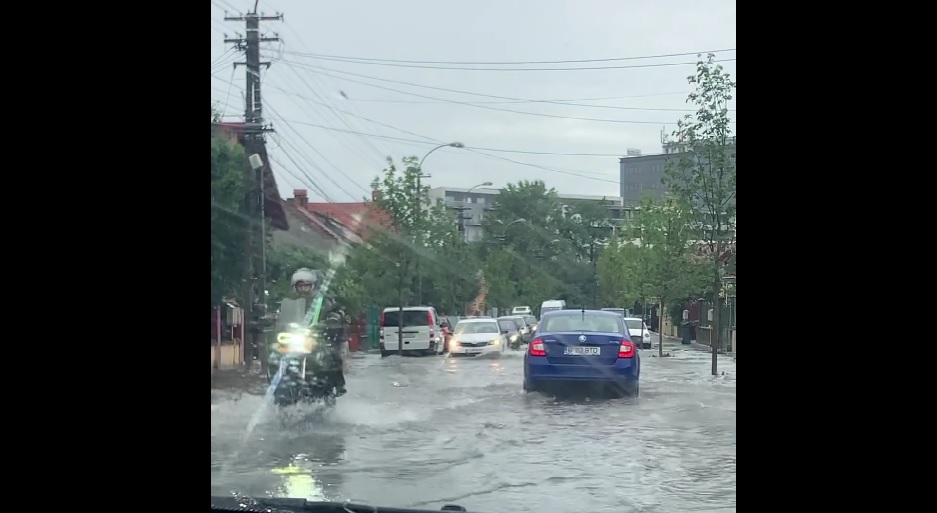 Șoferii fac apel la ceilalți participanți la trafic să evite străzile Maramureșului și  Vrancea. Foto: Facebook Info Trafic Cluj-Napoca