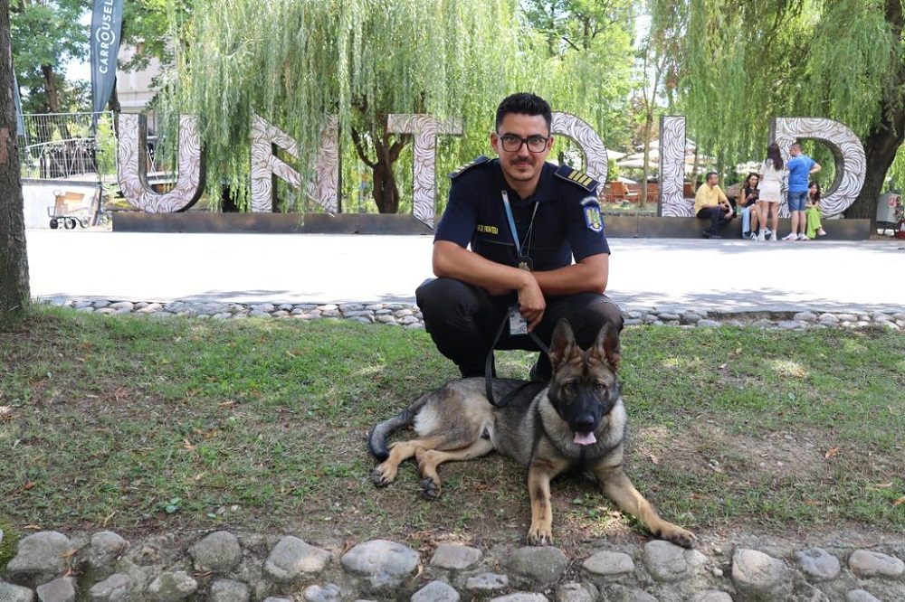 GAO, cel mai tânăr câine pentru depistarea drogurilor la Untold. Foto: Poliția de Frontieră Cluj