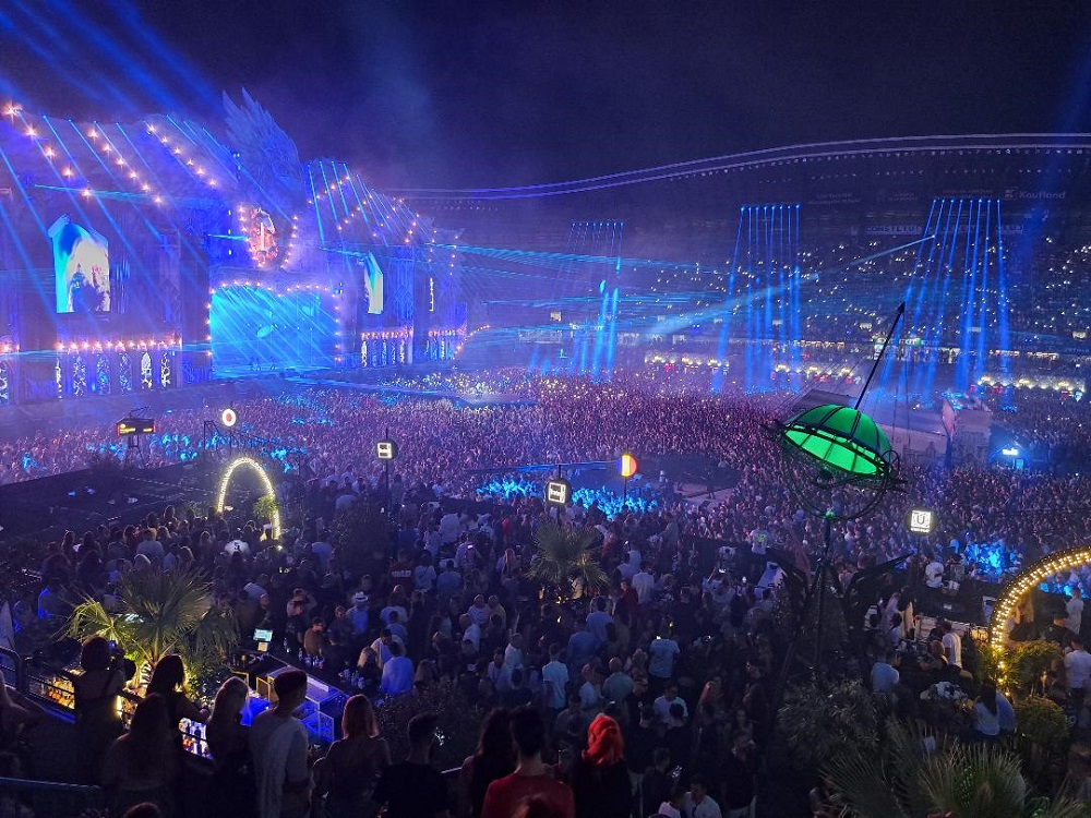 Concertul Bebe Rexha a adunat zeci de mii de oameni pe Cluj Arena. Foto: monitorulcj.ro