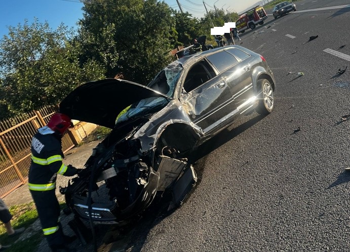 Mașină făcută PRAF în accidentul din Jucu de sâmbătă dimineață, 12 august 2023 / Foto: ISU Cluj