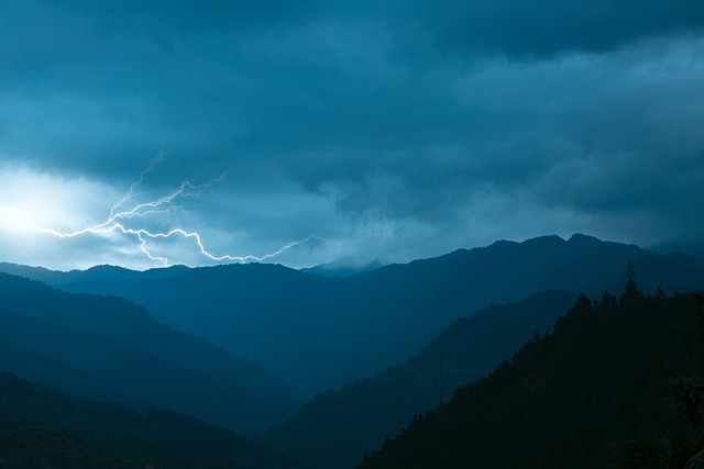 Furtună surprinsă pe munte/ Foto: pixabay.com