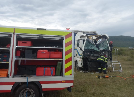 Accident cu un camion între localitățile Cășeiu și Urișor, 16 august / Foto: ISU Cluj