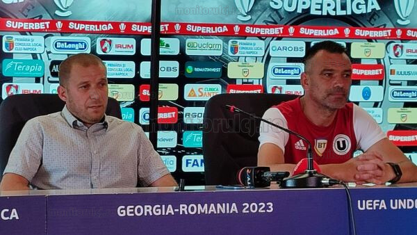Gabriel Giurgiu (directorul sportiv al clubului) și Toni Petrea (antrenorul echipei „U” Cluj) - conferință de presă 17.08.2023/ Foto: monitorulcj.ro
