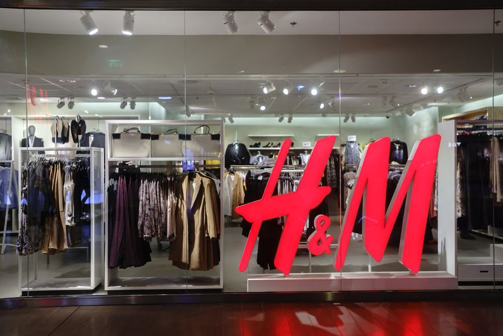 Un articol vândut în magazinele H&M din țară a fost rechemat. FOTO: Depositphotos.com