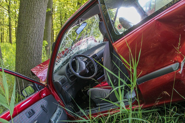 Șoferii ar face bine să nu producă accidente. Autoritatea de Supraveghere Financiară (ASF) a retras autorizaţia celei mai mari companii de asigurări auto din România. Foto: Pixabay