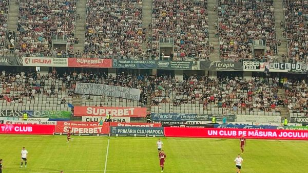 Banner afișat de fanii „U” Cluj/ Foto: monitorulcj.ro