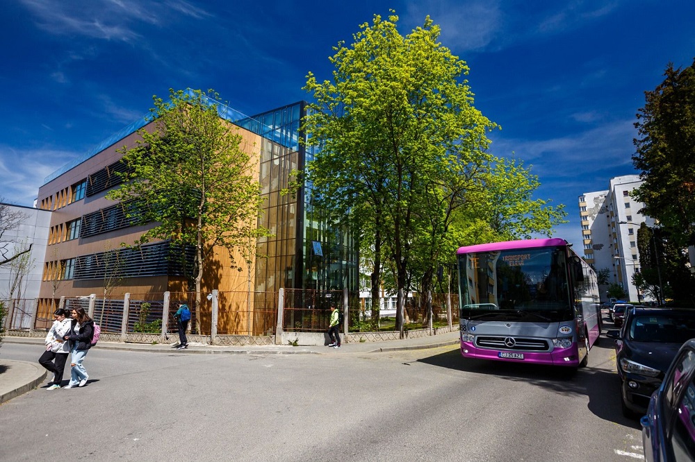 În acest moment există 14 trasee pentru autobuzele școlare, cu plecare din cartierele Mănăștur, Zorilor - Făget, Gheorgheni, Mărăști, Grigorescu, Bună Ziua, zona Iris și Lombului. Foto: Facebook Municipiul Cluj-Napoca