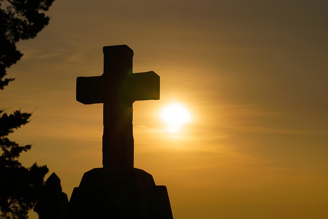 Una dintre cele mai vechi şi mai importante sărbători ortodoxe, Înălțarea Sfintei Cruci, cunoscută ca și Ziua Crucii, este celebrată în fiecare an pe data de 14 septembrie/ Foto: pixabay.com