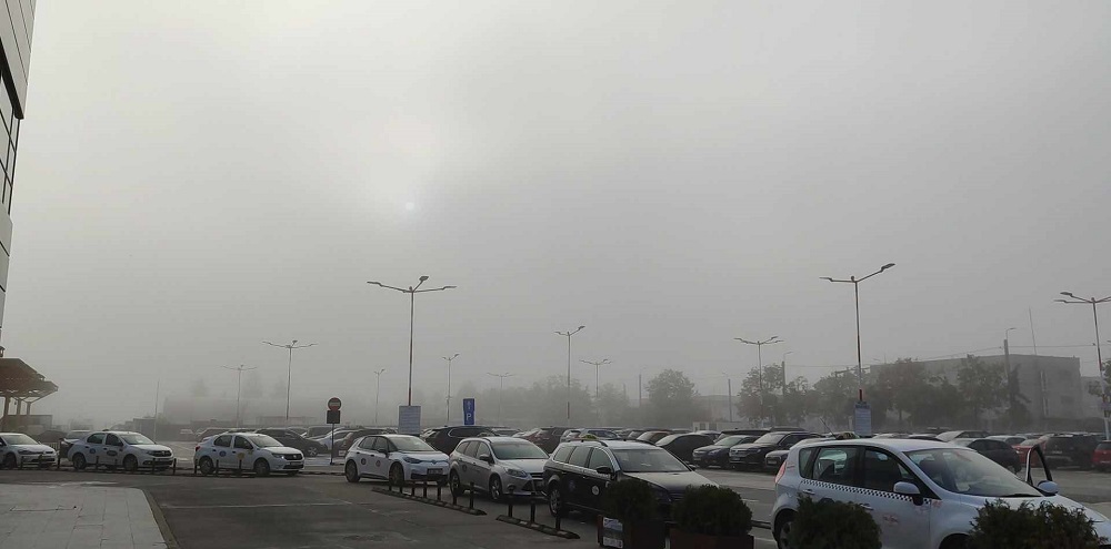 Aeroportul Internațional Cluj, învăluit în ceață. Foto: monitorulcj.ro