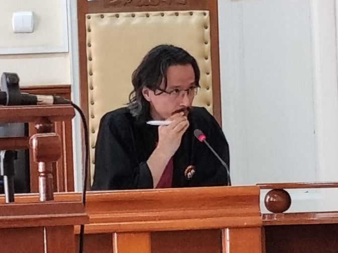 Judecătorul Cristi Danileț în sala de judecată/Foto: Cristi Danileț Facebook.com