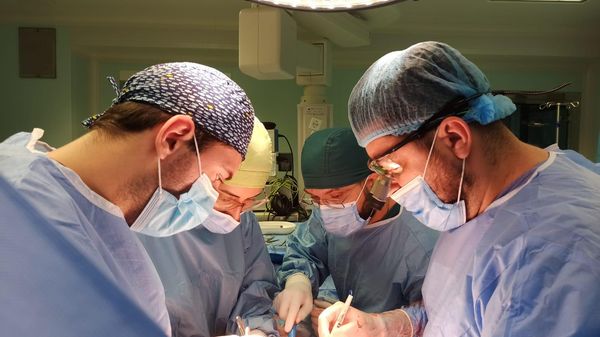 Prelevare de organe de la un donator mort și transplant / Foto: Agenția Națională de Transplant