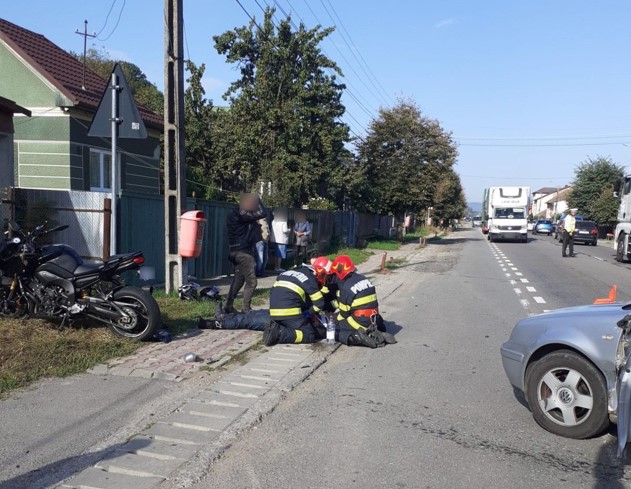 Accident între o mașină și o motocicletă în Gilău / Foto: ISU Cluj