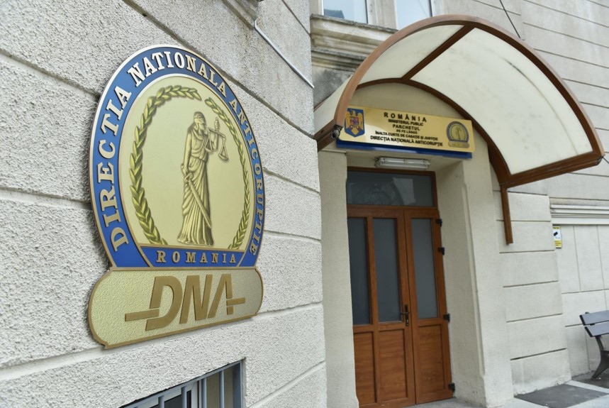 Bogdan Durlea, șeful Inspectoratului de Stat pentru Controlul Transportului Rutier Cluj, a fost arestat preventiv pentru luare de mită și abuz în serviciu/ Foto: Direcția Națională Anticorupție