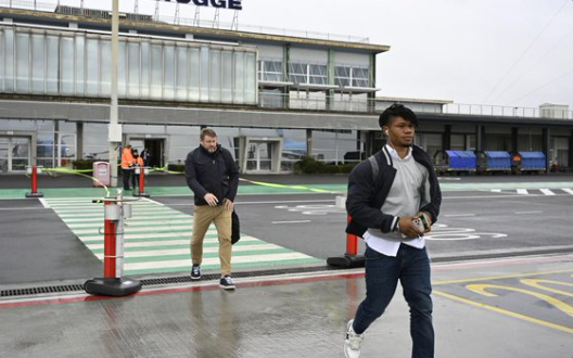 Aeroportul din oraşul belgian Ostende a fost evacuat miercuri în urma unei alerte cu bombă, la două zile după atacul terorist de la Bruxelles/ Foto: lesoir.be