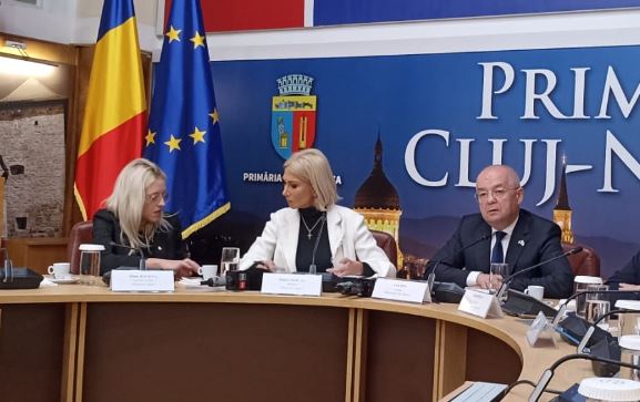Ministrul Culturii, Raluca Turcan, în conferință de presă la Primăria Cluj-Napoca, alături de primarul Emil Boc/Foto: monitorulcj.ro