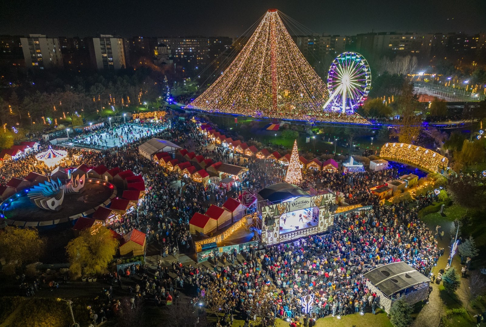 Târg de Crăciun în București, organizat de UNTOLD în 2022 / Foto: West Side Christmas Market