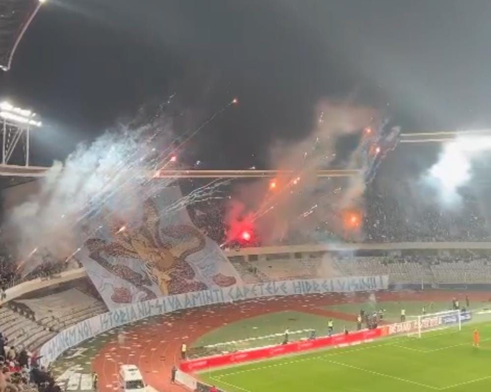 Artificii la meciul „U” și CFR Cluj din Cupa României/ Foto: monitorulcj.ro