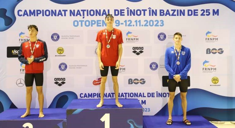 Înotătorul David Popovici (CS Dinamo) s-a impus fără emoţii în proba de 200 m liber, vineri seara, la Campionatele Naţionale în bazin scurt/ Foto: FRNPM - Facebook